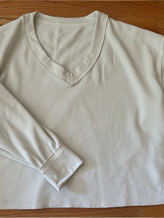 Gilly Hicks Tops - Gilly Hicks White Waffle Knit V-Neck Top